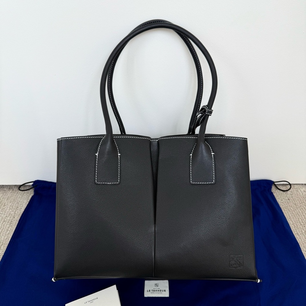 Le Tanneur Brand New Large Elena Bag. Elegant Tote Bag in Grained Leather - Picture 10 of 16